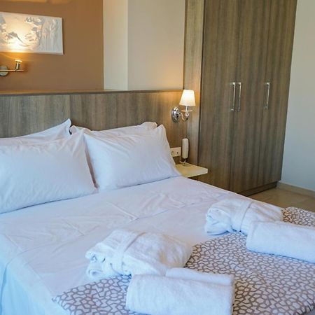 Agnes Deluxe Hotel Pefkochori Pokoj fotografie